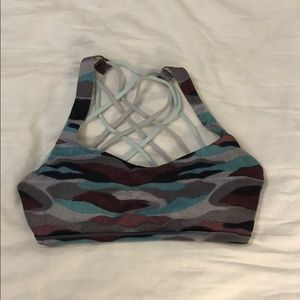 Lululemon Free to be (wild) sports bra